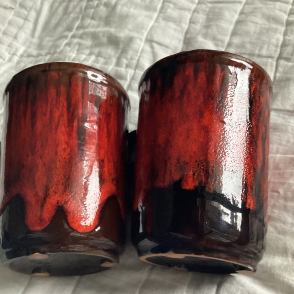 SET OF TWO VINTAGE DRIP GLAZE POTTERY MUGS - Picture 5 of 9